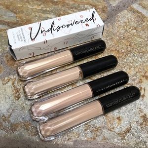 Kristofer Buckle Undiscovered Concealer Light Warm Medium warm